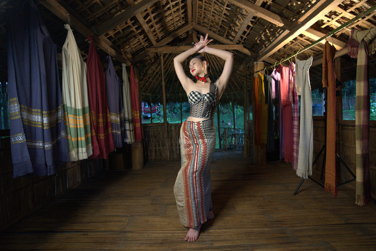 Promotions of Eri silk; a skirt and top set.
