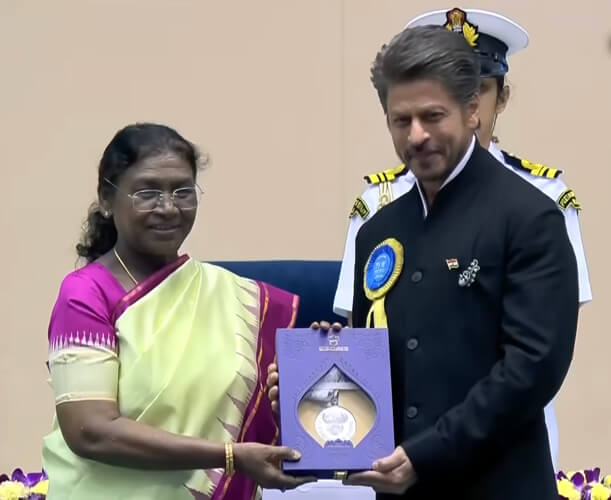 Khan wins the National Award for 'Jawan'.